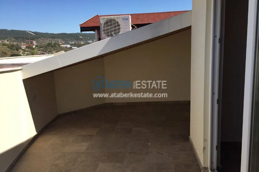 В районе Авсалар 3+1 дуплекс с камином и сауной. 29 