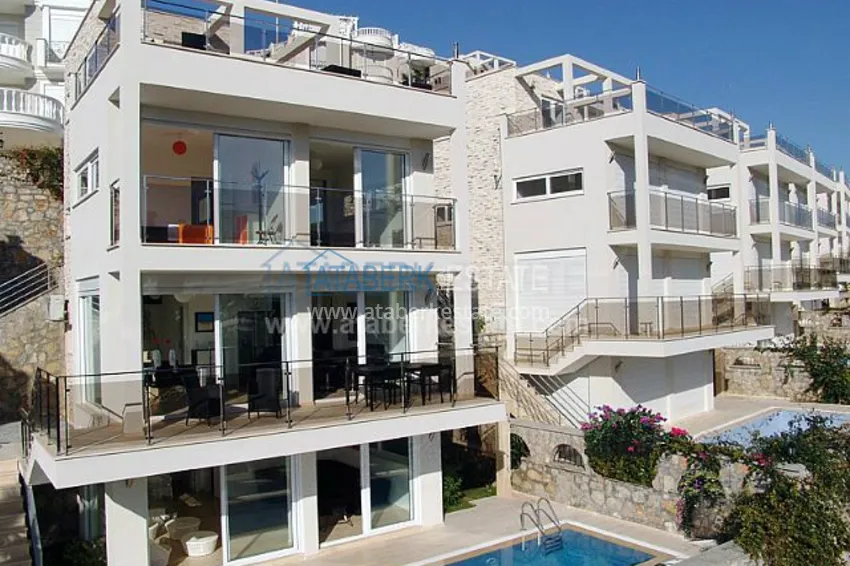 Exclusive villas in the complex by the sea 3 