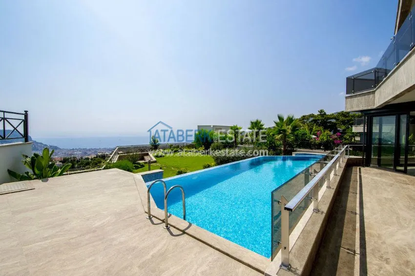 Просторная квартира для большой семьи в жилом комплексе 8 