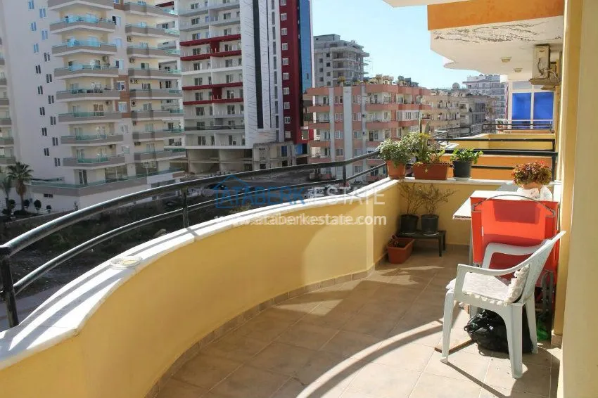 Апартаменты с мебелью 1+1 в 300 м от моря. 2 