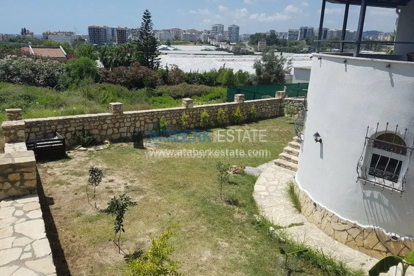 Furnished villa with land plot and equipment waiting for its owner! 4 