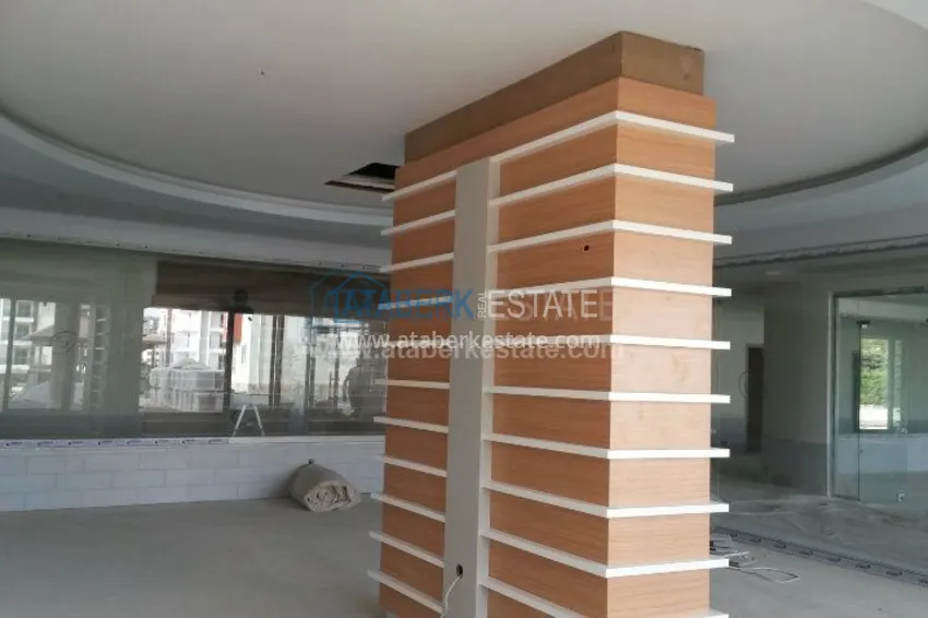 Complex Crystal River in Oba 15 