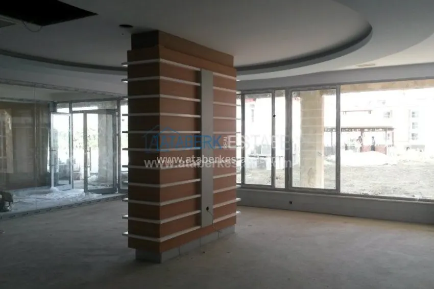 Complex Crystal River in Oba 16 