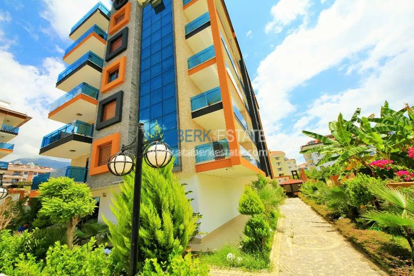 1+1 apartment in a comfortable complex on the first coastline 4 