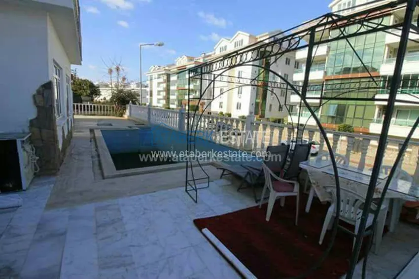 Four bedroom villa by the sea at a very low price! 2 