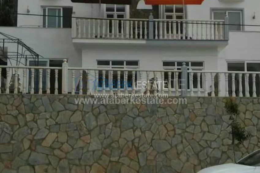 Four bedroom villa by the sea at a very low price! 3 