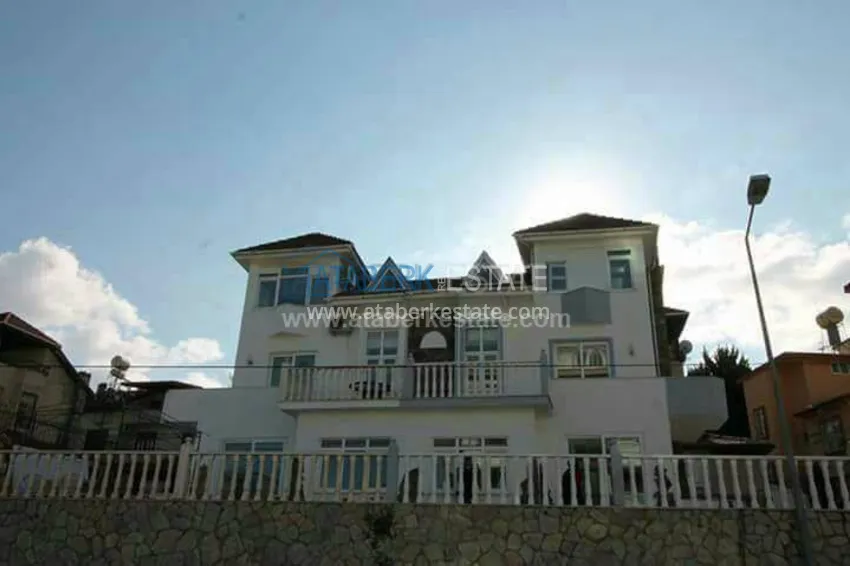 Four bedroom villa by the sea at a very low price! 7 