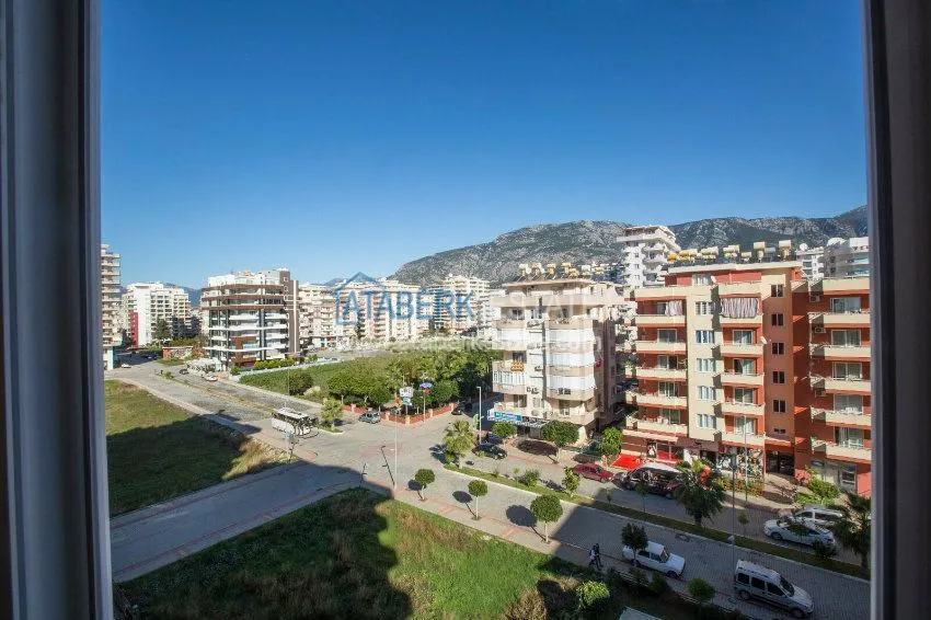 Трехкомнатная квартира с видом на Средиземное море. 4 