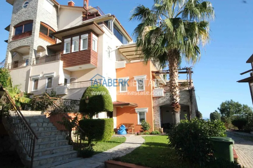 Furnished 3+1 apartment in the elite complex in Avsallar 3 