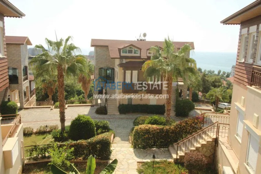 Furnished 3+1 apartment in the elite complex in Avsallar 16 