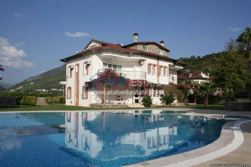 Villa in the picturesque area of Alanya at the mountain river Dymcay 1 