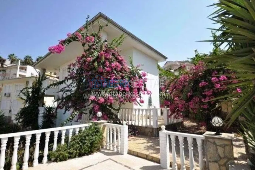 Charming villa at a low price! 1 