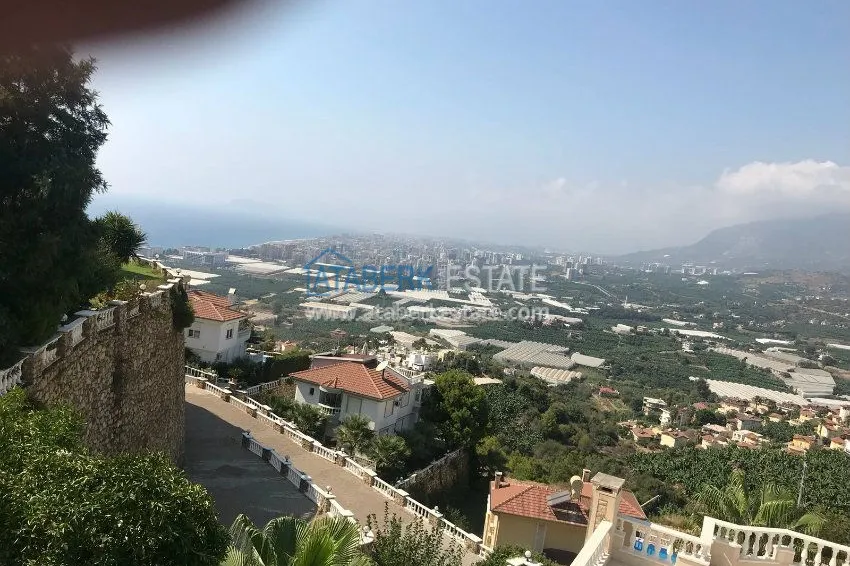 Вилла с садом и потрясающим видом, ждет своего нового владельца! 6 