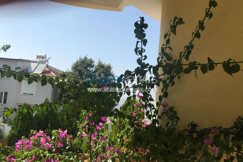 Вилла с садом и потрясающим видом, ждет своего нового владельца! 8 