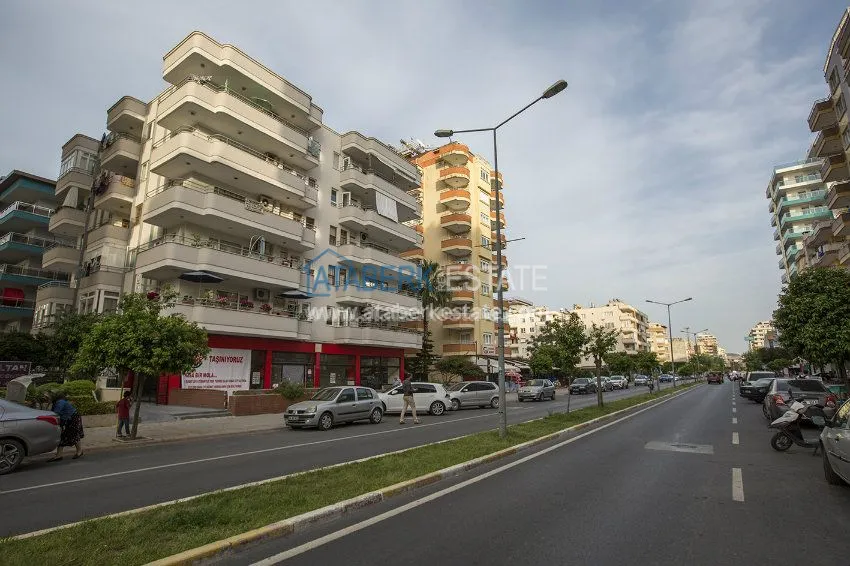 Просторная 2+1 после ремонта в городском доме на проспекте Барбаросса 1 