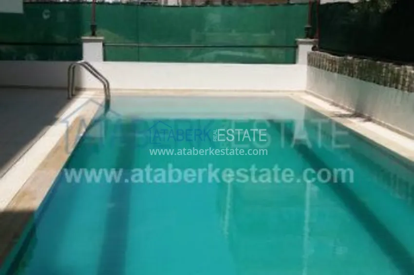 One bedroom apartment with excellent location for the urgent sale! 4 