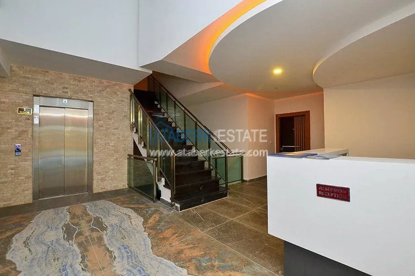 One-bedroom apartment in a complex with an indoor pool in Kargicak 4 