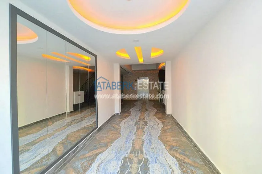 One-bedroom apartment in a complex with an indoor pool in Kargicak 5 