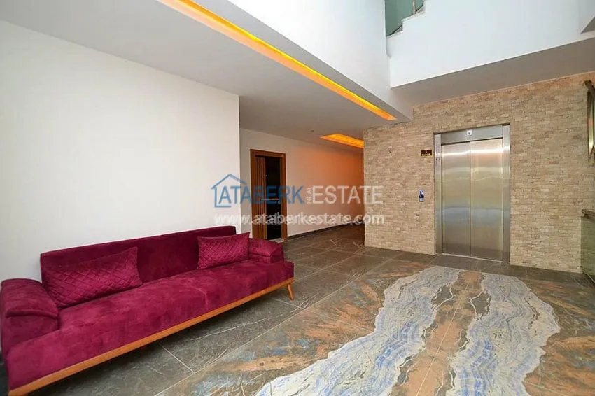 One-bedroom apartment in a complex with an indoor pool in Kargicak 9 