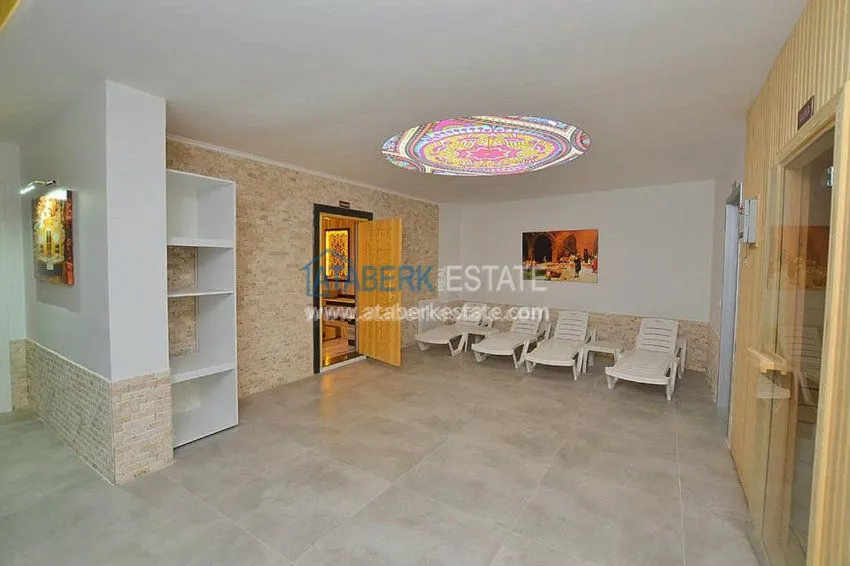 One-bedroom apartment in a complex with an indoor pool in Kargicak 10 