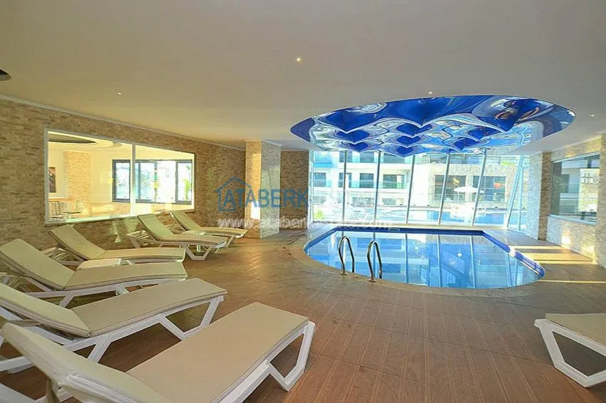 One-bedroom apartment in a complex with an indoor pool in Kargicak 11 
