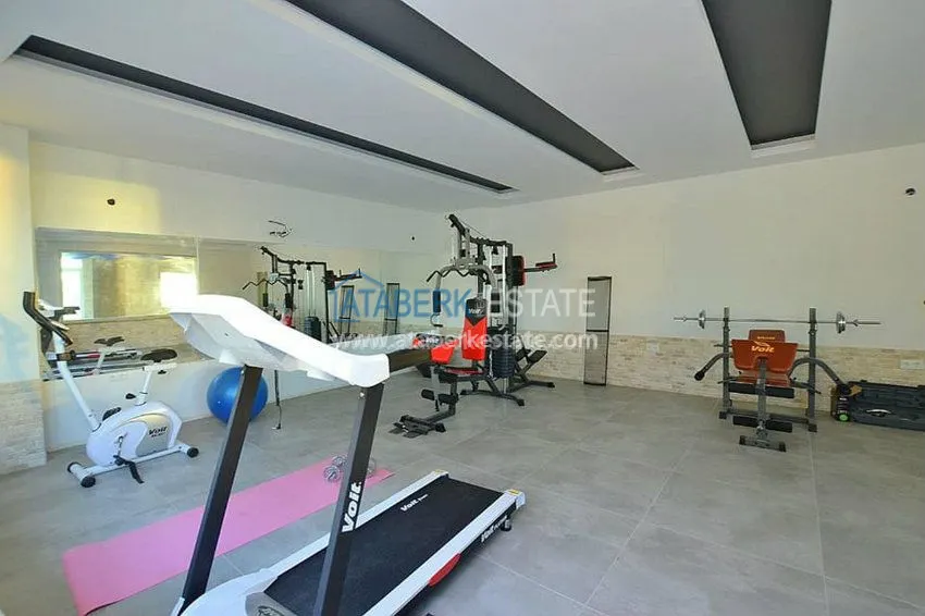 One-bedroom apartment in a complex with an indoor pool in Kargicak 14 