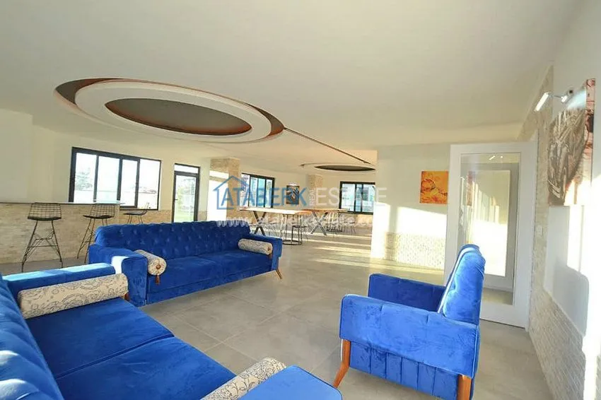 One-bedroom apartment in a complex with an indoor pool in Kargicak 16 