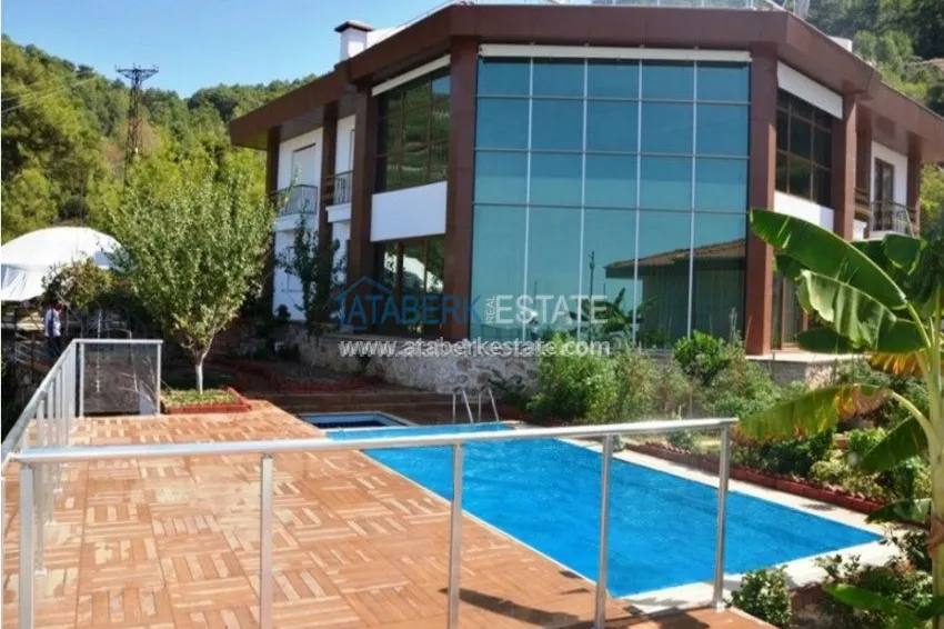 Exclusive mansion with stunning views! 9 