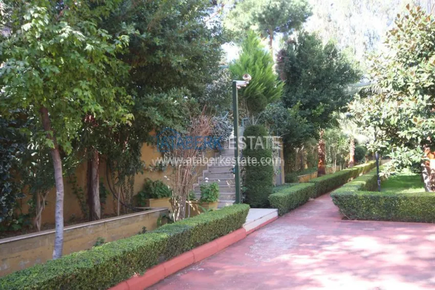 Spacious 3+1 apartment in a luxury complex in the center of Alanya 27 
