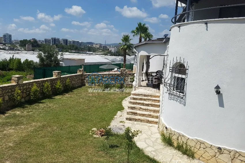 Furnished villa with land plot and equipment waiting for its owner! 9 