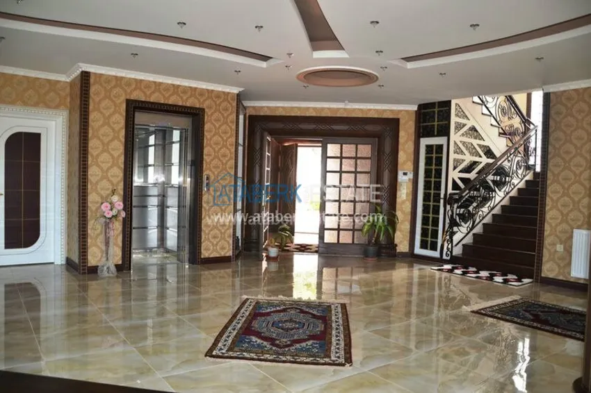 Exclusive mansion with stunning views! 13 