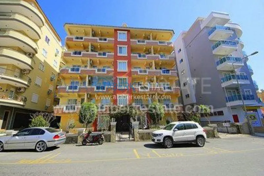 Меблированная просторная трехкомнатная квартира в комплексе с бассейном 1 