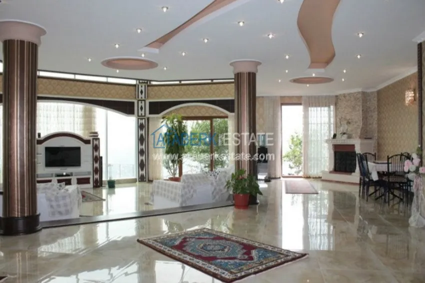 Exclusive mansion with stunning views! 14 