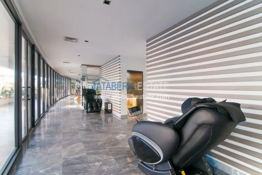 Complex with hotel infrastructure near the university and school 7 