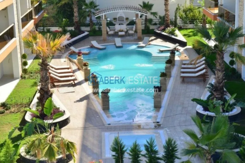 Трехкомнатная квартира с чудесным садом, в элитном комплексе, с видом на море. 6 