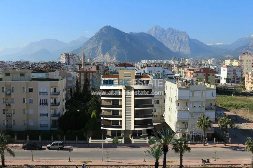 Beautiful complex by the sea in Konyaalti 8 