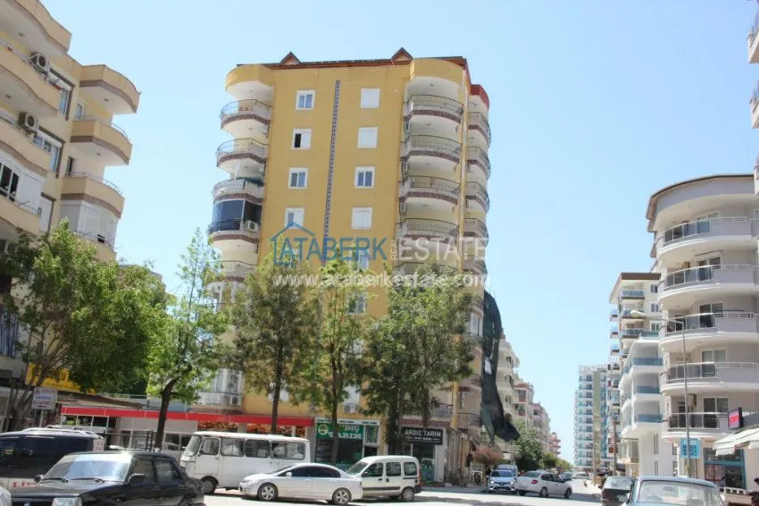 Квартира на третьем этаже в доме с бассейном 2 