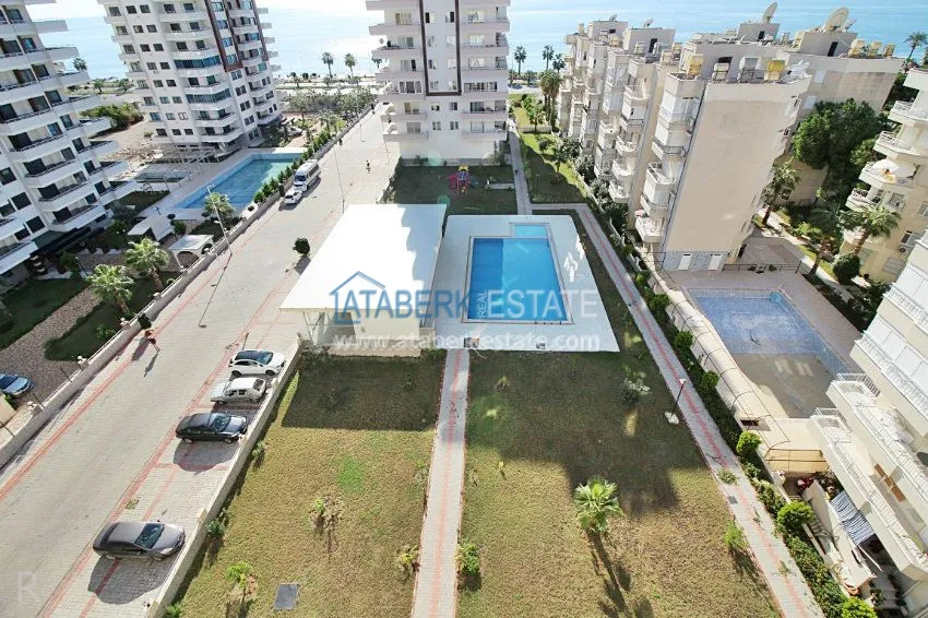 Просторная квартира с двумя спальнями и отдельной кухней от собственника в Махмутларе. Всего 70 м до моря! 6 