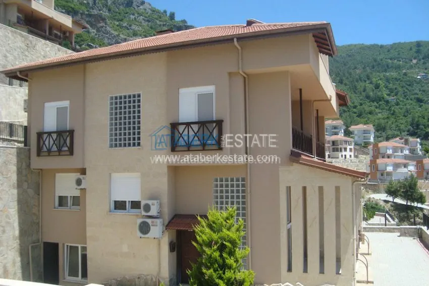 Villas overlooking Alanya at a bargain price 10 
