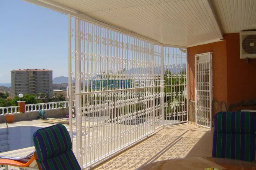 Вилла с личным бассейном и садом в Махмутларе 17 