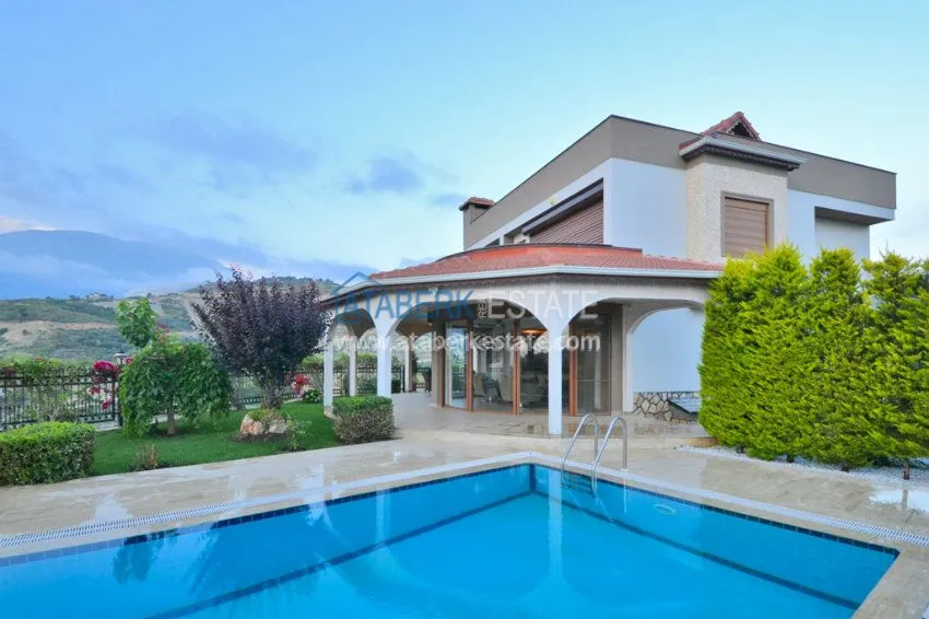 Элитная вилла с потрясающими характеристиками! 7 