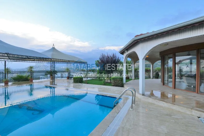 Элитная вилла с потрясающими характеристиками! 8 