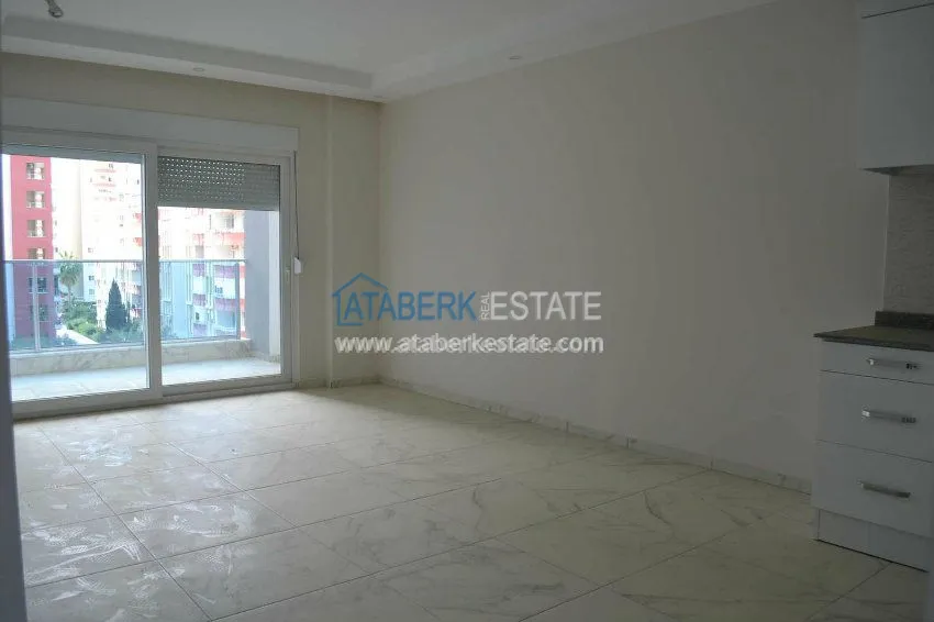 Апартаменты с двумя спальнями в новом комплексе на пляже Клеопатры 9 