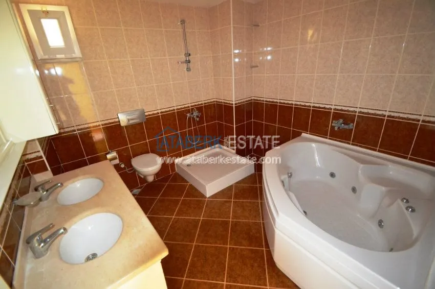 Квартира-дублекс в элитном районе с мебелью и техникой 9 