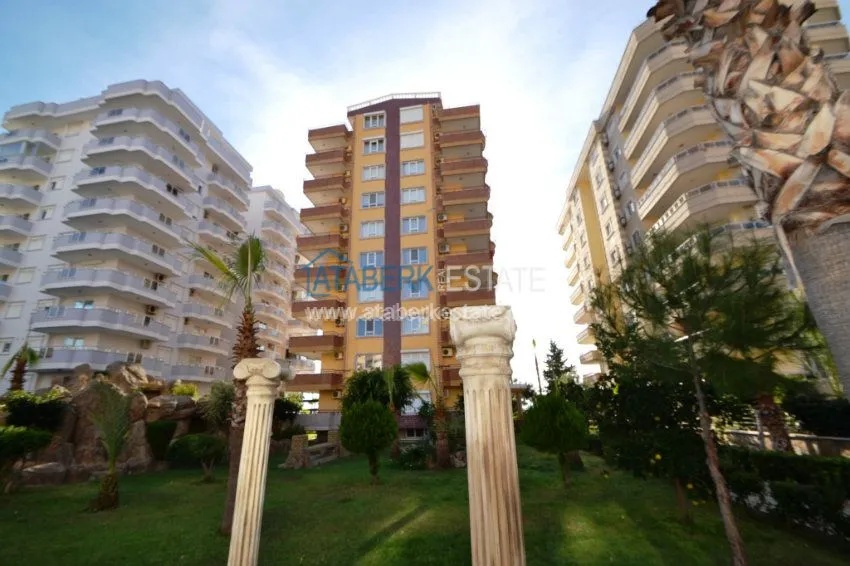 Меблированные апартамнты 2+1 на первой линии. 1 