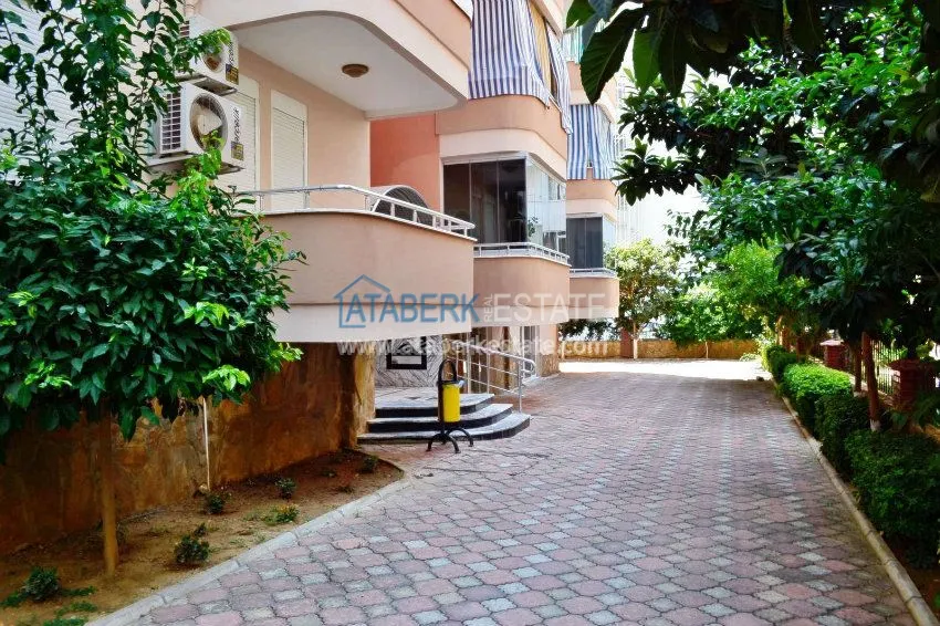 Квартира с ремонтом на первой береговой линии в Махмутларе 10 