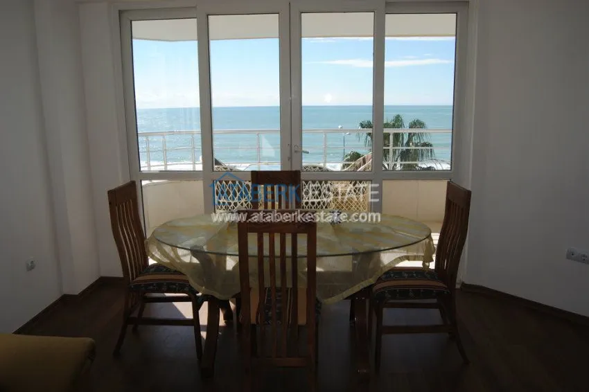 Квартира с ремонтом на первой береговой линии в Махмутларе 15 