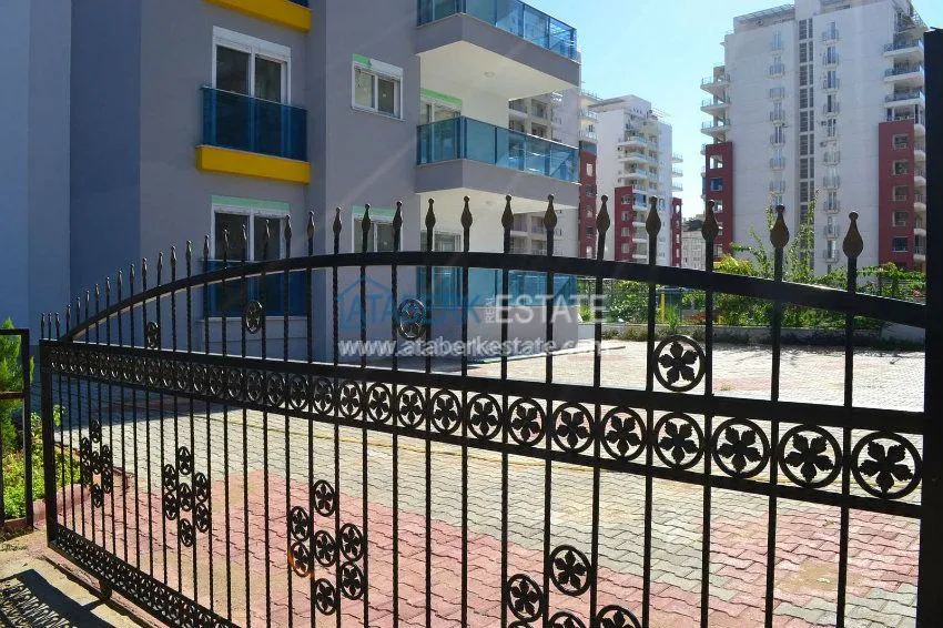 Квартира с ремонтом на первой береговой линии в Махмутларе 20 