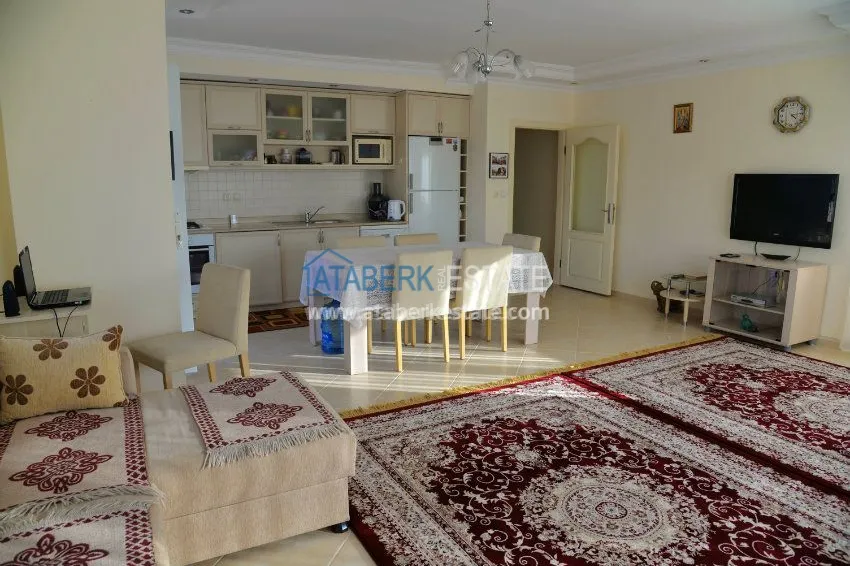 Квартира с ремонтом на первой береговой линии в Махмутларе 24 