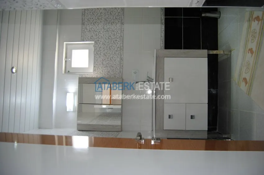 Квартира с ремонтом на первой береговой линии в Махмутларе 29 